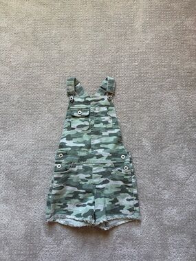 LUCKY Girls' Green Camo Short Overalls with Front Pocket